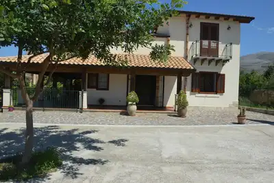Image de Maison de vacances Borgo Parrini. <br>Des vacances reposantes dans la campagne sicilienne.