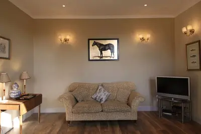 Image de A / chalet Mews famille animaux de compagnie dans le centre du village encore très privé