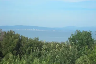 Image de Portion De Villa Avec Jardin, 50 Metres De La Mer