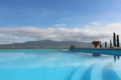 Image de Villa Lamina Grande: Une villa caractéristique et accueillante dans le style caractéristique de la campagne toscane.