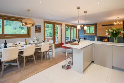 Image de Elevation Alps Altaka 4, superbe appartement avec jacuzzi au centre de Morzine