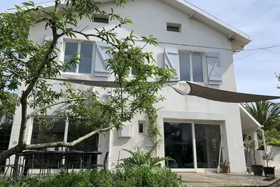 Image de Maison familiale proche de la plage Hossegor & Capbreton à 10 minutes à pied.