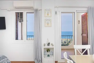 Image de Appartement Cosy Avec Vue Mer & Wifi Gratuit