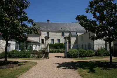 Image de Cottage, 4 chambres à coucher jusqu'à 10, piscine, dans un château du XVIIe C dans la vallée de la Loire