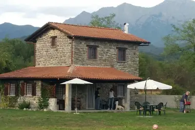 Image de Villa indépendante, Mulazzo, Cinque Terre, Versilia, Lunigiana, dans le vert
