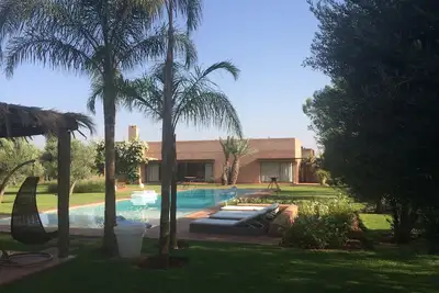 Image de Villa contemporaine neuve prés de golfs avec personnel
