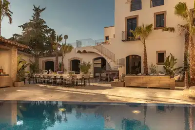 Image de Manoir de luxe, Ă quelques minutes de la plage, 14 chambres avec salle de bains, A / C, emplacement central