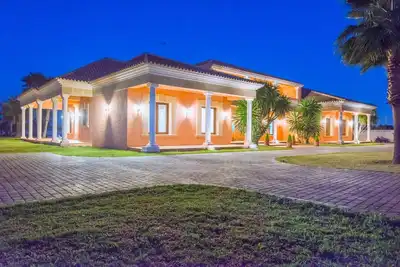 Villa De Luxe 20 Pax à 400m de la mer. À 30m. de Benidorm.