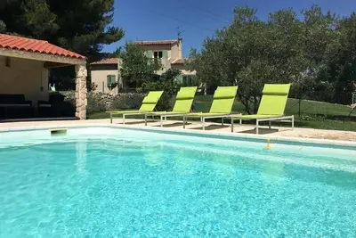 Image de Superbe Villa en Provence avec grand terrain et Piscine au son des Cigales