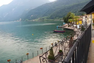 Image de Lac d'Iseo: splendide maison au bord du lac - Cir 016180 - Cni - 00039