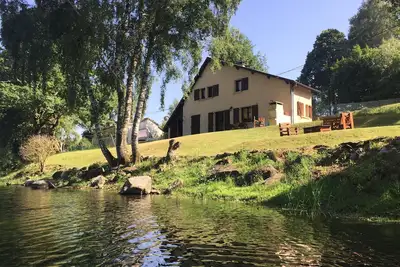 Image de Maison Lac de Pareloup, \"Les Pieds Dans L'Eau\"