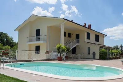 Image de Latium, Viterbe, maison de vacances avec piscine et A. C. à 1 km. du centre historique