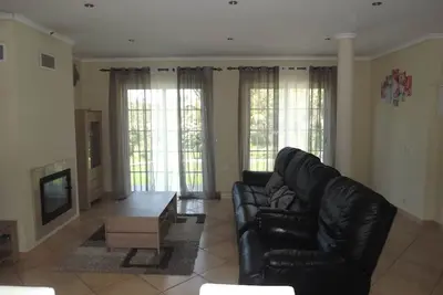 Image de Maison de plain-pied de 3 chambres à coucher, près de tous les services