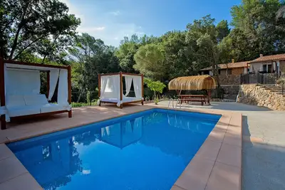 Image de Belle maison de vacances avec piscine privée à Binibona au bord des montagnes Tramuntana