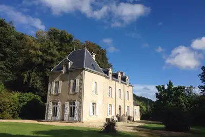 Image de Grande propriété à la campagne, profitez du calme et de la verdure.