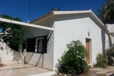 Image de Villa directement sur la plage, dans la ville côtière de Denia endolorie belle