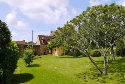 Image de Maison De Charme En Pierre Avec Jardin Clos Et Piscine Privee Proche Sarlat