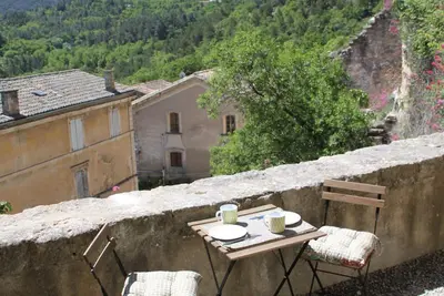 Image de Belle et authentique maison de village avec vue dans magnifique site