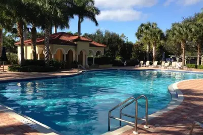 Image de Bienvenue à Pelican Sound Golf et River Club