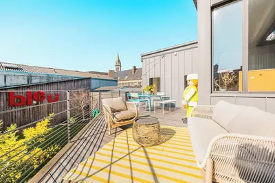 Image de la Maison de Ville | babyfoot | pingpong | basket | jardin