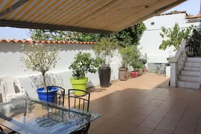 Image de maison, gde terrasse, 2 chbres, proche vieux port et sncf, 6 pers