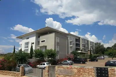 Image de Beau F2(50 m2) standing tout confort parking privé Tb situé ouvert toute l'année