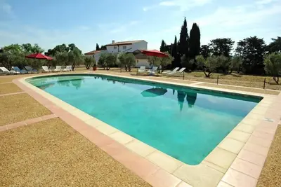 Image de Maison avec terrasse et piscine à Béziers, campagne, proche Canal du Midi