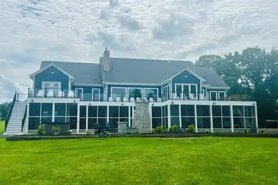 Image de 250 'de Great Waterfront au lac Anna