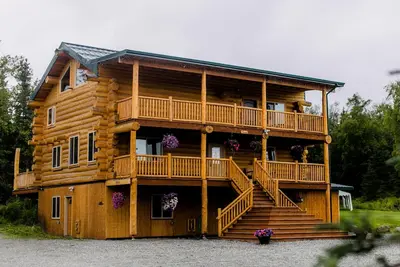 Image de Alaska Knotty Pine Lodge \/ Chambre d'hĂ´tes Ă Palmer Ak.