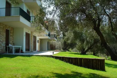 Image de Villa neuve dans un écrin de verdure calme à proximité des plus belles plages