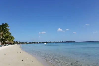 Image de Appartement vue mer en location. 200m des plages de Trou Aux Biches Mon Choisy. Wifi gratuit