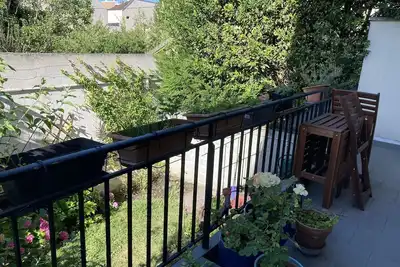 Image de Belle petite maison avec terrasse et jardin à seulement 15 minutes de Paris