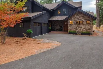 Image de Une retraite de luxe! Parfait pour les familles et les groupes, avec amplement d'espace pour se détendre!