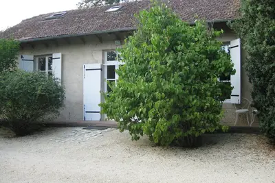 Image de Maison de caractère restaurée dans domaine viticole avec parc et jardin ombragés
