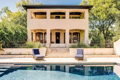 Image de Oasis Mediterranean Retreat dans le Quartier Branché à Nashville