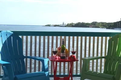 Image de ! Escapade sur l'île ou vacances en famille sur Roatan! Hillview Cabines.