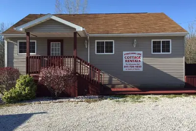 Image de Location de chalet hebdomadaire au lac Pymatuning! À côté de la glace Yorkies! !