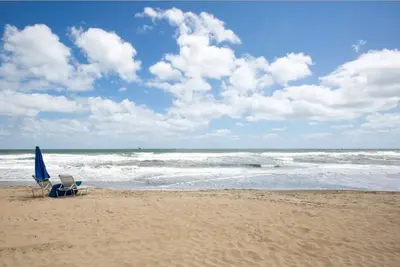 Image de Superbe vue sur l'océan; près de l'action; garer votre voiture et oublier la conduite.