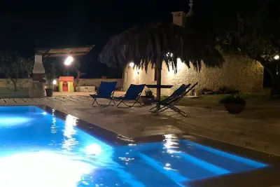 Image de Une retraite rurale de charme trulli avec piscine privée