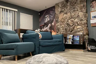 Image de [Star Wars] Distance à pied de la maison du Bart & Mall | 40 minutes à San Francisco |講 中文