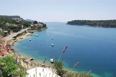 Image de Une maison avec vue sur la mer, Zaton