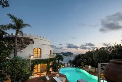 Image de Torre dell’Aquila: supprimez simplement la plus belle villa d’Ischia