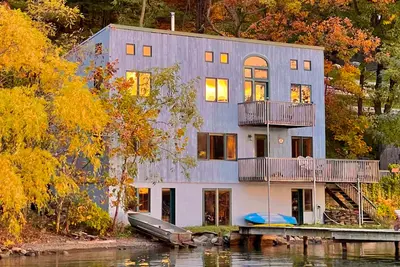 Image de Belle Keuka Lakeside Cottage