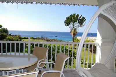 Image de Condo en bord de mer avec vue sur la mer, situé au centre, sur la plage de sable