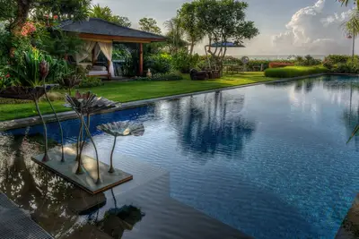 Image de Villa Frangipani-une tentaculaire style de vie tropical falaise vue sur l'océan piscine piscine Villa