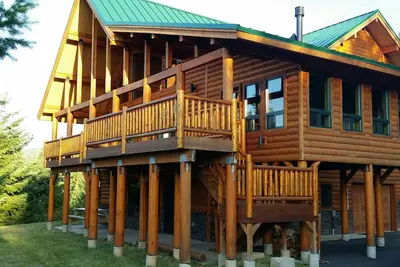 Image de Luxe Cedar Log Home Near: Suncadia / Roslyn / Cle Elum, Washington