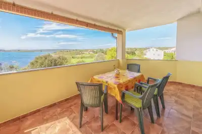 Image de Sun & Sea Apartments A4 (4 + 2) supervise la baie de Medulin pour des vacances reposantes