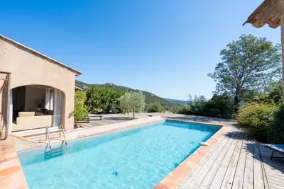 Image de Maison dans propriété de 2 hectares, superbe vue, aperçu mer