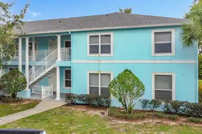 Image de 2 milles à Disney. De nouveaux matelas! Condo 1650 SqFt 4Br avec vue sur le lac