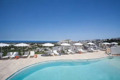 Image de piscine et vue panoramique- dans 700mt de le centre historique de Ostuni